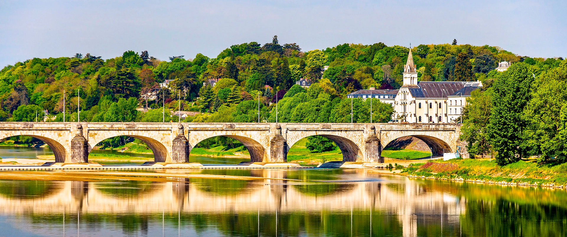 Tours by private jet